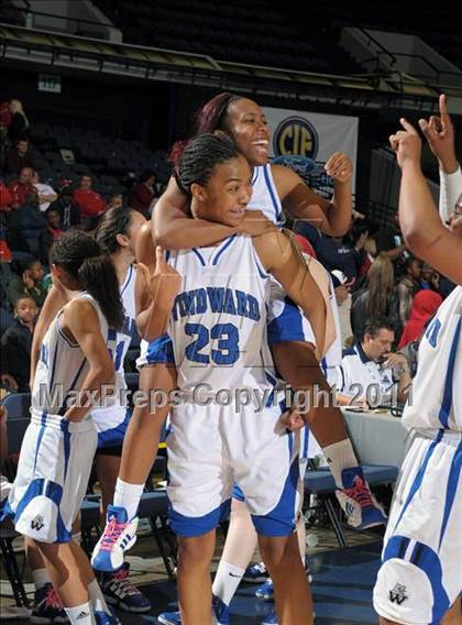 Thumbnail 3 in Windward vs. Bishop Montgomery (CIF SS 4AA Final) photogallery.