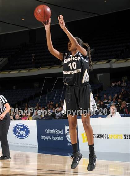 Thumbnail 3 in Windward vs. Bishop Montgomery (CIF SS 4AA Final) photogallery.