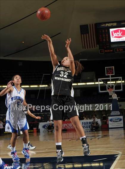 Thumbnail 1 in Windward vs. Bishop Montgomery (CIF SS 4AA Final) photogallery.