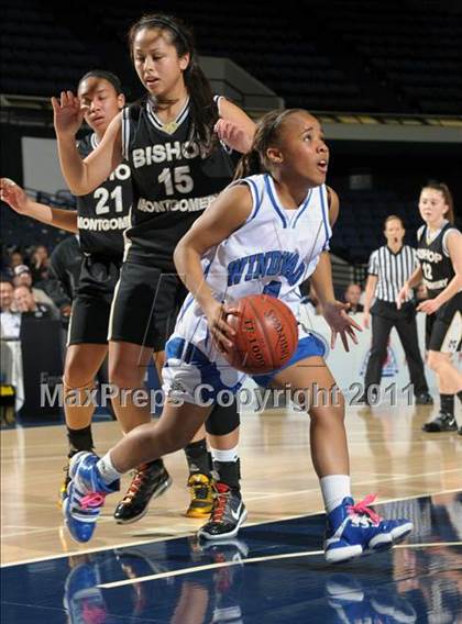 Thumbnail 2 in Windward vs. Bishop Montgomery (CIF SS 4AA Final) photogallery.