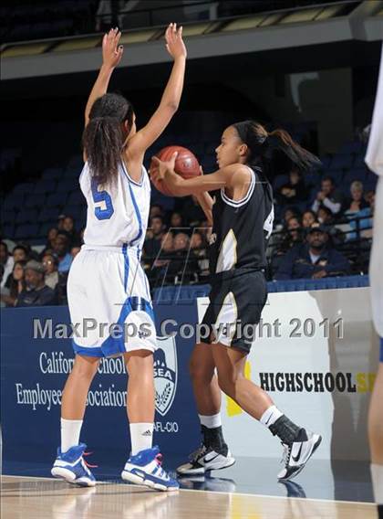 Thumbnail 2 in Windward vs. Bishop Montgomery (CIF SS 4AA Final) photogallery.