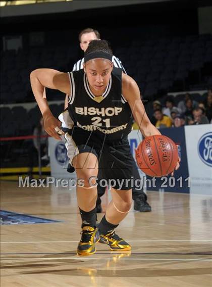 Thumbnail 3 in Windward vs. Bishop Montgomery (CIF SS 4AA Final) photogallery.