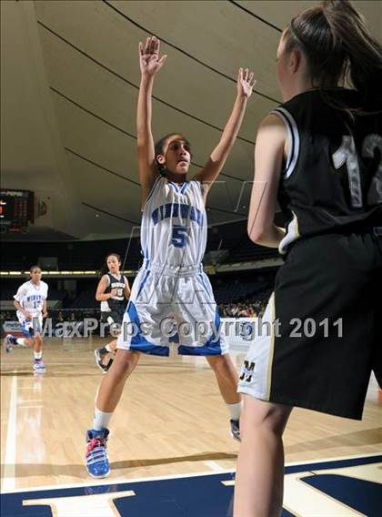 Thumbnail 3 in Windward vs. Bishop Montgomery (CIF SS 4AA Final) photogallery.