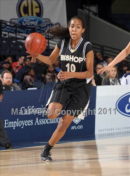 Thumbnail 3 in Windward vs. Bishop Montgomery (CIF SS 4AA Final) photogallery.