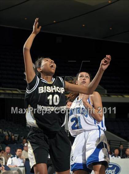 Thumbnail 1 in Windward vs. Bishop Montgomery (CIF SS 4AA Final) photogallery.