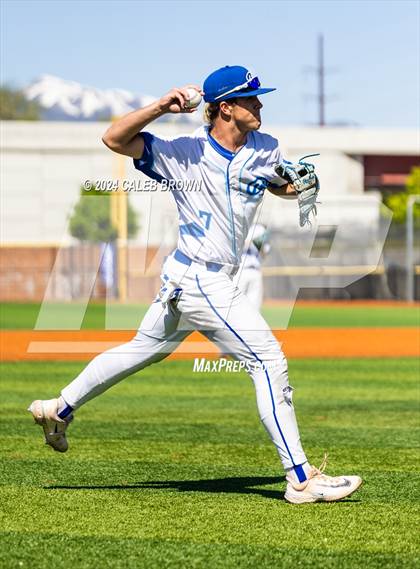 Thumbnail 3 in Dixie vs. Snow Canyon (UHSAA 4A Final) photogallery.