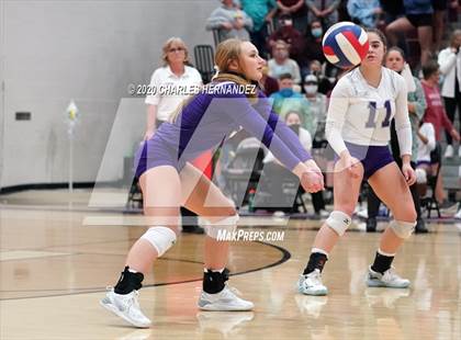 Thumbnail 3 in Thrall vs. Iola (UIL 2A State Semifinal) photogallery.