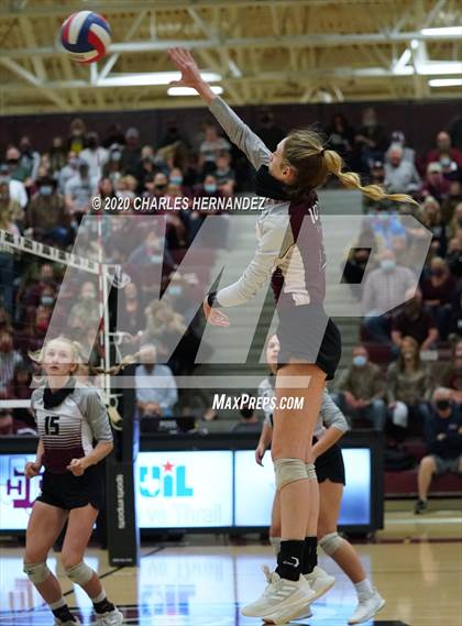 Thumbnail 1 in Thrall vs. Iola (UIL 2A State Semifinal) photogallery.