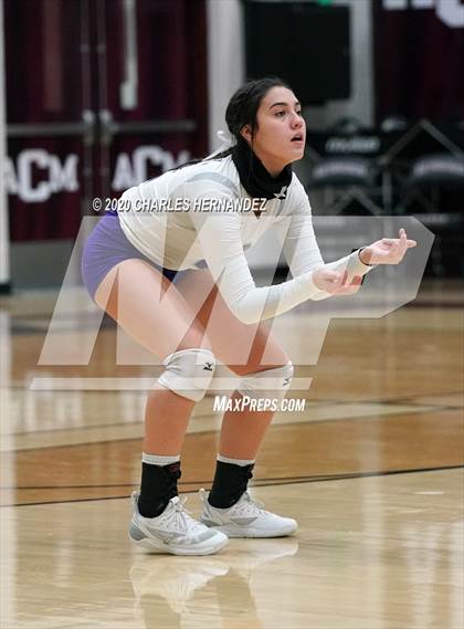 Thumbnail 2 in Thrall vs. Iola (UIL 2A State Semifinal) photogallery.