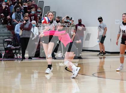 Thumbnail 1 in Thrall vs. Iola (UIL 2A State Semifinal) photogallery.