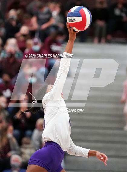 Thumbnail 3 in Thrall vs. Iola (UIL 2A State Semifinal) photogallery.