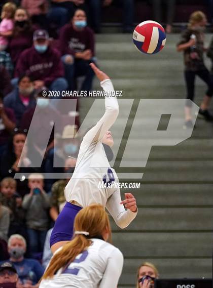 Thumbnail 2 in Thrall vs. Iola (UIL 2A State Semifinal) photogallery.