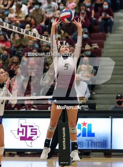 Thumbnail 1 in Thrall vs. Iola (UIL 2A State Semifinal) photogallery.