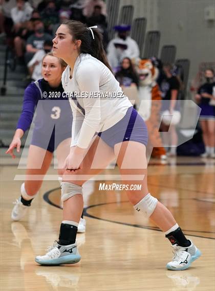 Thumbnail 2 in Thrall vs. Iola (UIL 2A State Semifinal) photogallery.