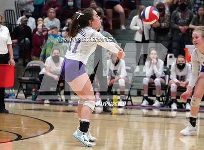 Thumbnail 3 in Thrall vs. Iola (UIL 2A State Semifinal) photogallery.