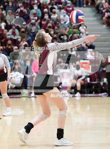 Thumbnail 3 in Thrall vs. Iola (UIL 2A State Semifinal) photogallery.