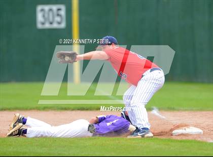 Thumbnail 1 in St. Martin's Episcopal @ Ascension Catholic (LHSAA 1A Regional Playoff) photogallery.