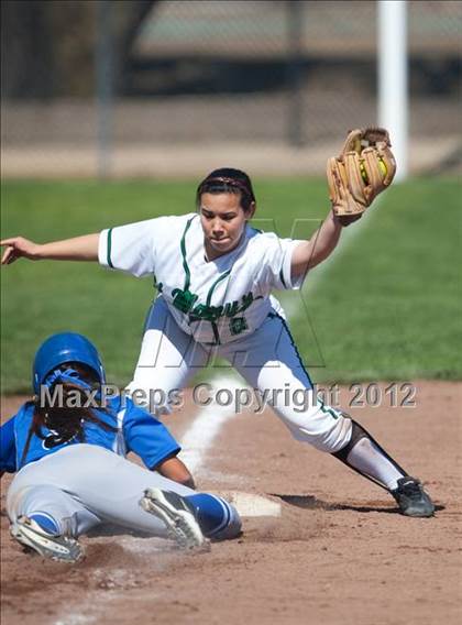 Thumbnail 2 in Rialto vs. St. Mary's (Ted Yoneda Tournament) photogallery.