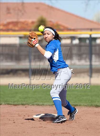 Thumbnail 2 in Rialto vs. St. Mary's (Ted Yoneda Tournament) photogallery.