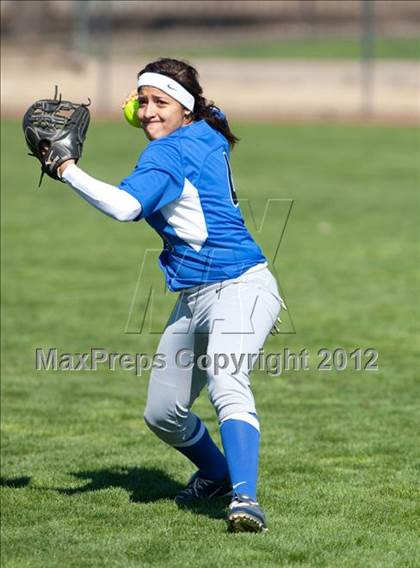 Thumbnail 2 in Rialto vs. St. Mary's (Ted Yoneda Tournament) photogallery.