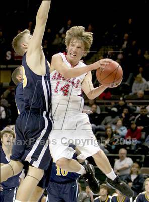 Thumbnail 2 in Mullen vs Denver East (5A Sweet 16) photogallery.