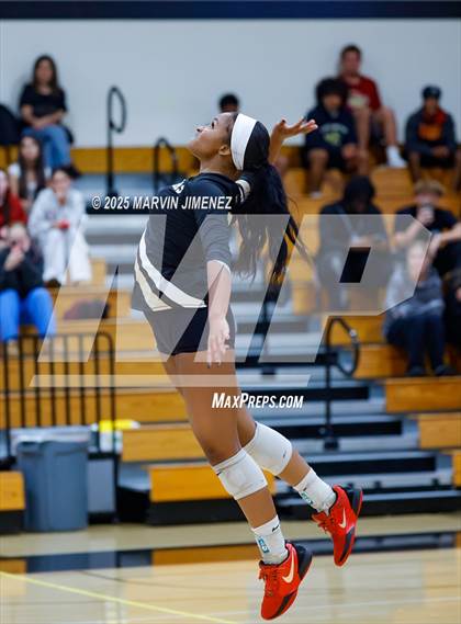 Thumbnail 2 in Calabasas @ Oaks Christian photogallery.