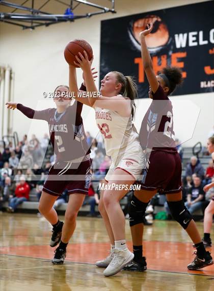 Thumbnail 1 in Loyalsock Township vs. Mount Carmel (PIAA District IV 3A Final) photogallery.