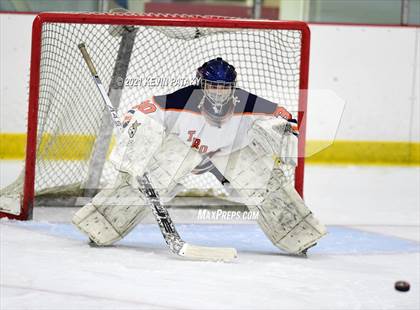Thumbnail 1 in Branford @ Lyman Hall (SCC D2 Qtr Final) photogallery.