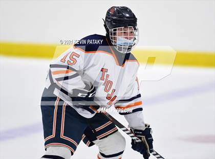 Thumbnail 1 in Branford @ Lyman Hall (SCC D2 Qtr Final) photogallery.