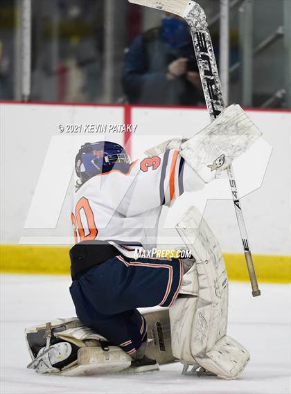 Thumbnail 1 in Branford @ Lyman Hall (SCC D2 Qtr Final) photogallery.