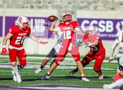 Thumbnail 1 in Seminole @ Glen Rose (UIL Football 4A Division 2 Regional Semifinal) photogallery.
