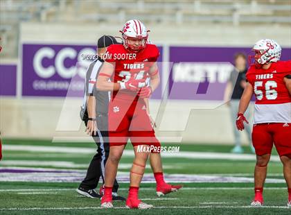 Thumbnail 3 in Seminole @ Glen Rose (UIL Football 4A Division 2 Regional Semifinal) photogallery.