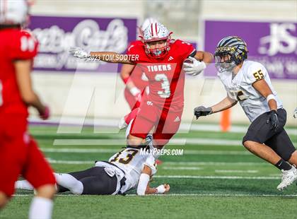 Thumbnail 3 in Seminole @ Glen Rose (UIL Football 4A Division 2 Regional Semifinal) photogallery.