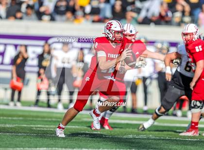 Thumbnail 3 in Seminole @ Glen Rose (UIL Football 4A Division 2 Regional Semifinal) photogallery.