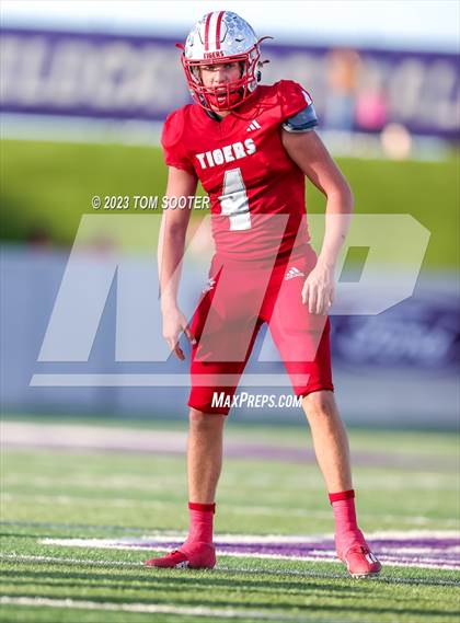 Thumbnail 2 in Seminole @ Glen Rose (UIL Football 4A Division 2 Regional Semifinal) photogallery.