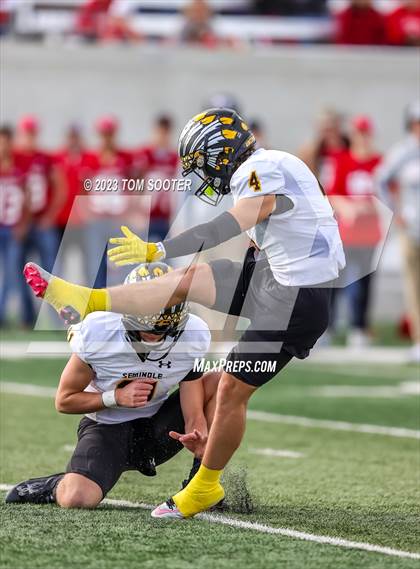 Thumbnail 3 in Seminole @ Glen Rose (UIL Football 4A Division 2 Regional Semifinal) photogallery.