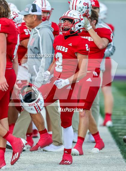 Thumbnail 3 in Seminole @ Glen Rose (UIL Football 4A Division 2 Regional Semifinal) photogallery.