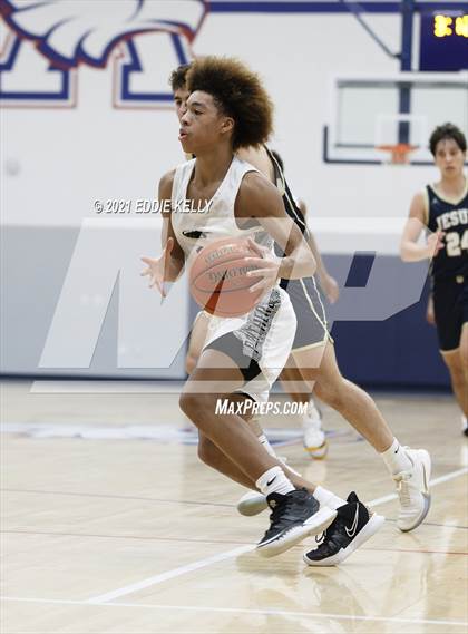 Thumbnail 2 in Dallas Jesuit vs. Plano East (In-N-Out Tournament) photogallery.