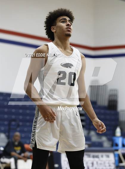Thumbnail 1 in Dallas Jesuit vs. Plano East (In-N-Out Tournament) photogallery.
