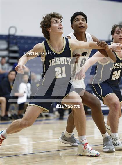 Thumbnail 3 in Dallas Jesuit vs. Plano East (In-N-Out Tournament) photogallery.