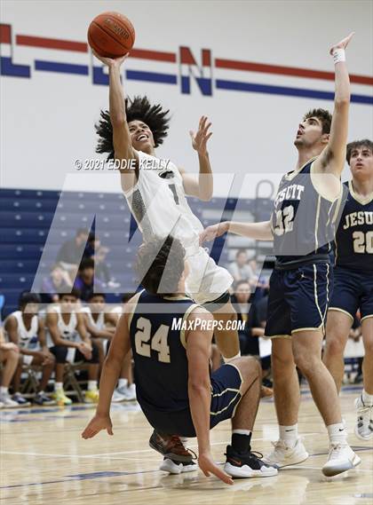 Thumbnail 2 in Dallas Jesuit vs. Plano East (In-N-Out Tournament) photogallery.