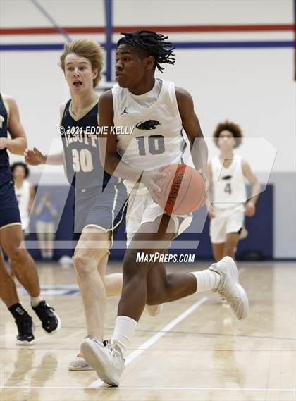 Thumbnail 1 in Dallas Jesuit vs. Plano East (In-N-Out Tournament) photogallery.