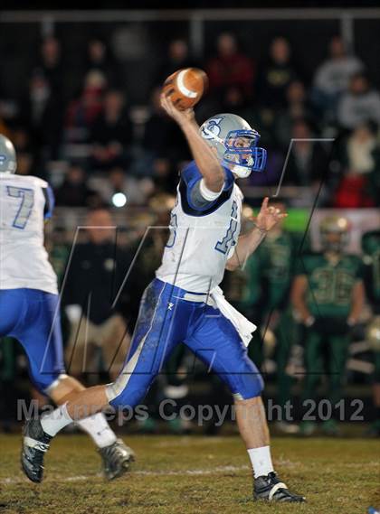 Thumbnail 2 in Southwest vs. Oshkosh North photogallery.