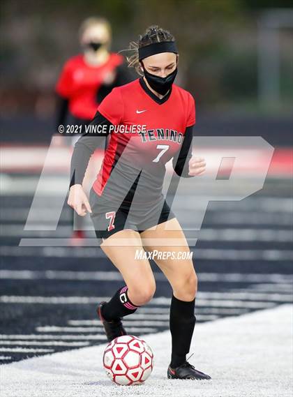 Thumbnail 3 in JV: Elma @ Tenino photogallery.