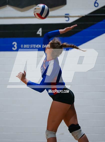 Thumbnail 1 in Mountain View vs Chaparral photogallery.