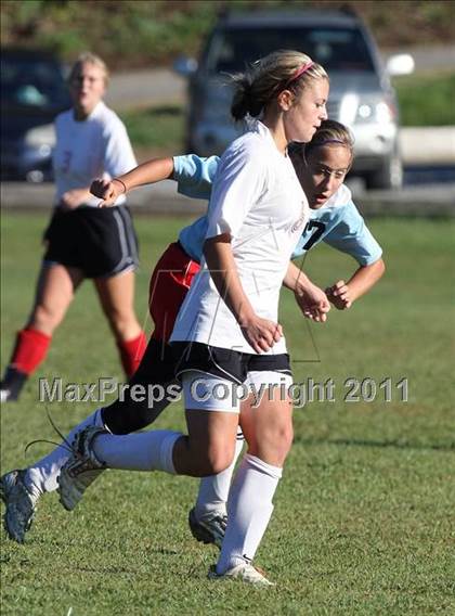 Thumbnail 2 in Halls vs Sullivan South (Sevier County Invitational) photogallery.
