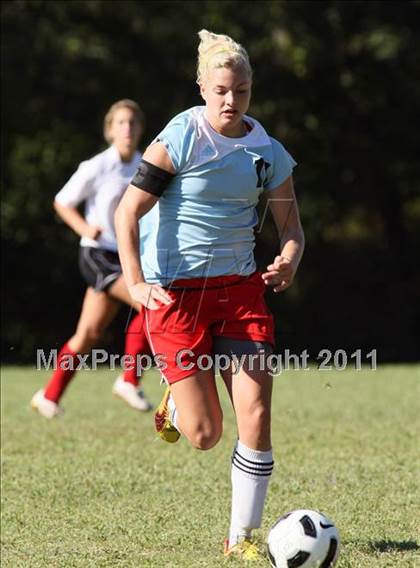Thumbnail 3 in Halls vs Sullivan South (Sevier County Invitational) photogallery.