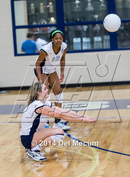 Thumbnail 2 in Berkeley Prep vs. Bishop Kenny (Berkeley Premier) photogallery.