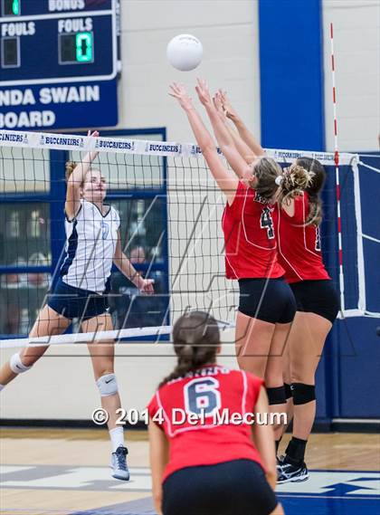 Thumbnail 2 in Berkeley Prep vs. Bishop Kenny (Berkeley Premier) photogallery.