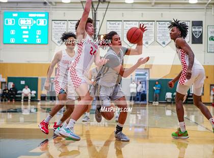 Thumbnail 1 in Bishop O'Dowd vs. Taft (MLK Classic @ De La Salle) photogallery.